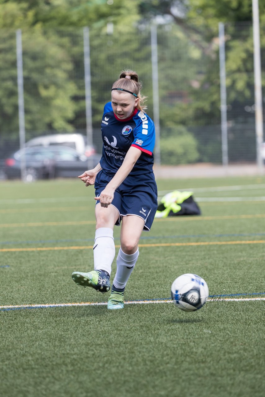 Bild 90 - wBJ Holsatia Elmshorn - VfL Pinneberg : Ergebnis: 1:4